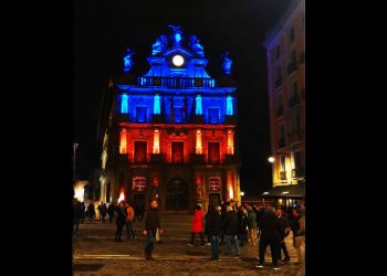 LA VECINA COMUNISTA. El Ayto. de Iruñea (EH Bildu) apoya al gobierno neonazi de Zelenski