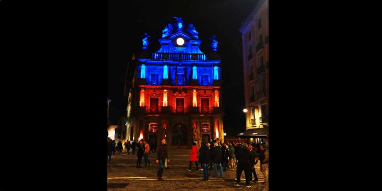 LA VECINA COMUNISTA. El Ayto. de Iruñea (EH Bildu) apoya al gobierno neonazi de Zelenski