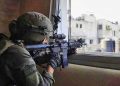PALESTINA. Francotirador sionista dispara contra una mujer y un niño palestino (vídeo)