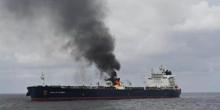 YEMEN continúa con su apoyo a Palestina: ataca a petrolero británico en el mar Rojo