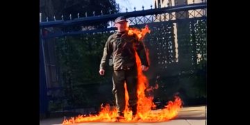 EE.UU. Militar se prende fuego frente a la embajada de Israel en Washington (+ vídeo)