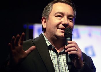 Senador presenta una ley para que en las aulas se hable mal del comunismo