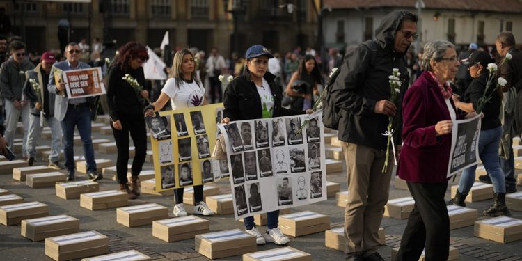 COLOMBIA. Protestas por los asesinatos de exguerrilleros de la FARC, ya van 400 desde los «acuerdos de paz»