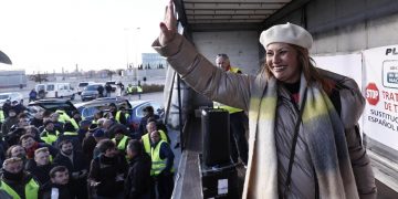 Video del momento donde una ultraderechista dice a la policía que «Os mató poco la ETA»