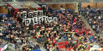 Recibimiento al Maccabi de Tel Aviv en su partido contra el Baskonia (Video)