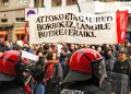 Manifestación en Gasteiz para recordar la masacre del 3 de Marzo; la Ertzaintza se ha “sumado” para cargar contra los movilizados