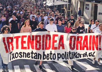Unos 100 colectivos defienden la participación del Movimiento Socialista en las txosnas
