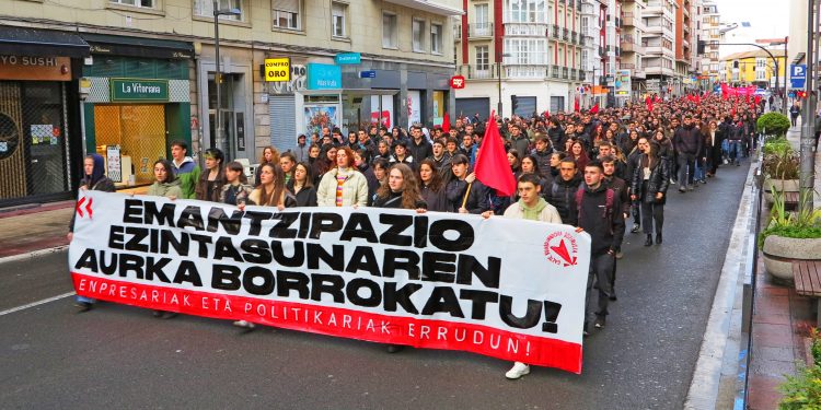 GKS se manifestó en Gasteiz por el derecho a la emancipación de la juventud trabajadora