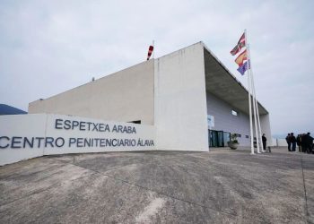 Tinko denuncia que en las cárceles de la CAV están siendo vulnerados los derechos de visita