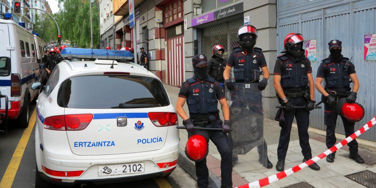 EHKS convoca manifestación para denunciar la violencia y represión de los estados