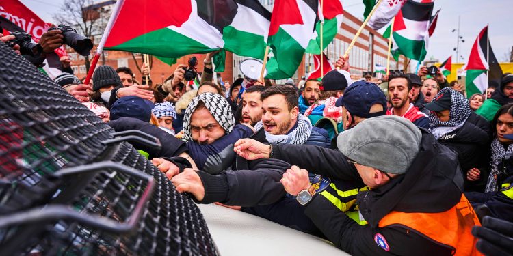 PAÍSES BAJOS. Masiva movilización en Ámsterdam contra la visita del presidente de Israel