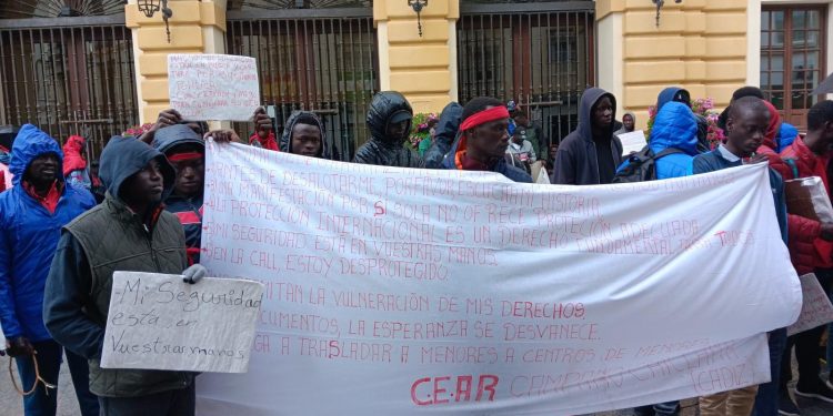 50 migrantes se declaran en huelga de hambre en Chiclana (Cádiz)