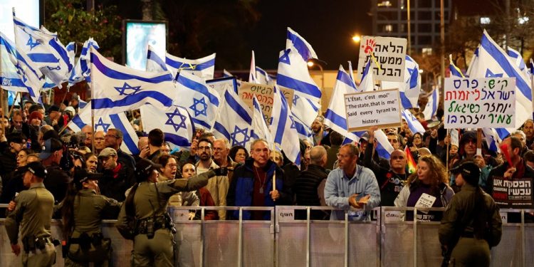 ISRAEL. Crece la oposición al gobierno, miles de personas se manifestaron contra Netanyahu