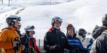 El Borbón sigue trabajando por España, este finde esquiando en Huesca