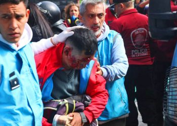 ARGENTINA. La policía reprimió a quienes reclamaban alimentos para los comedores populares