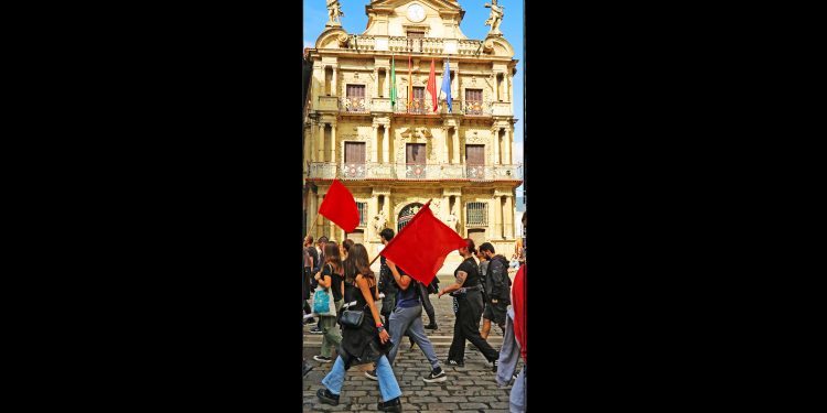 El Ayto. de Iruñea (el del «cambio») mantiene las denuncias que UPN interpuso contra 5 personas