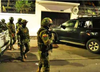 ECUADOR. La policía ecuatoriana detiene a Jorge Glas tras irrumpir violentamente en la embajada de México en Quito