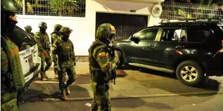 ECUADOR. La policía ecuatoriana detiene a Jorge Glas tras irrumpir violentamente en la embajada de México en Quito