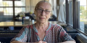 SARA ROSENBERG. Contra las bases militares. Marchamos contra la base de ROTA