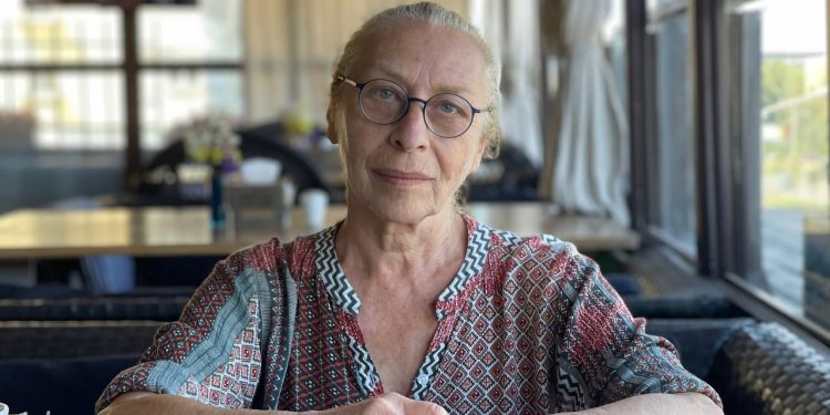 SARA ROSENBERG. Contra las bases militares. Marchamos contra la base de ROTA