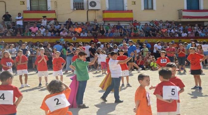 El Ayuntamiento del PP de Morata de Tajuña (Madrid) organiza actos taurinos para niños