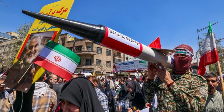 Los servicios secretos de EEUU alertan de un inminente ataque de Irán sobre Israel