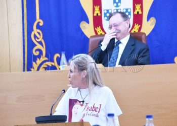 Observen esta imagen, es una diputada de Vox…