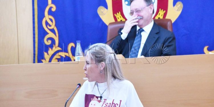 Observen esta imagen, es una diputada de Vox…