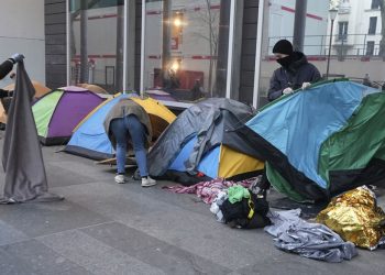 FRANCIA. Desalojan de las calles a personas pobres para que no «ensucien» la imagen de los JJ.OO