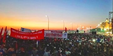 CUBA. Masiva participación del pueblo en el 1º de Mayo de la Isla irredenta