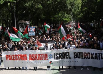 Masiva manifestación en Iruñea con el objetivo de «combatir, desnormalizar y destruir» el genocida Estado sionista
