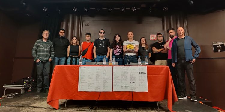 150 artistas se pronuncian contra el veto político al Movimiento Socialista en las txosnas de Bilbao y Gasteiz
