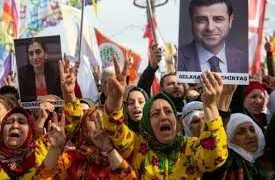 TURQUÍA. Durísimas condenas de cárcel contra dirigentes kurdos