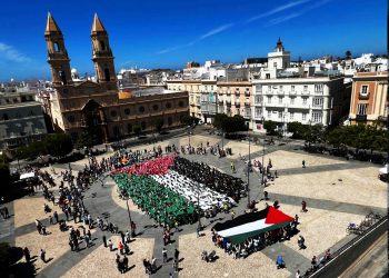 Impresionante acción en Cádiz por Palestina
