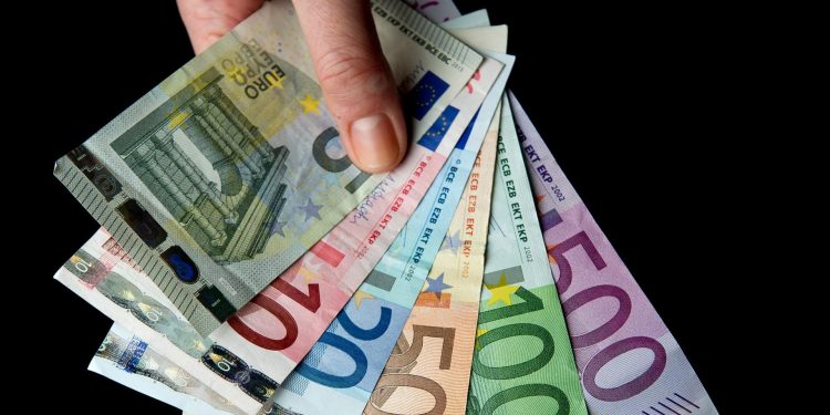 Cuánto gana al mes un eurodiputado o cómo entender una campaña electoral