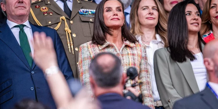 El chunga-chunga (himno oficial) recibe una estruendosa pitada en Zaragoza