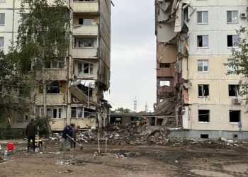 UCRANIA ataca un edificio residencial en Belgorod y asesina a al menos 15 personas