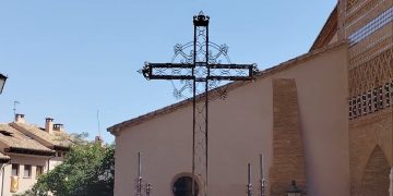 PP y Vox anuncian que como se retire la cruz puesta en el franquismo la volverán a colocar