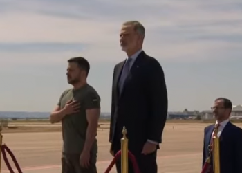 El Borbón, Sánchez, las Cortes… reciben al presidente ultraderechista de Ucrania con todos los honores