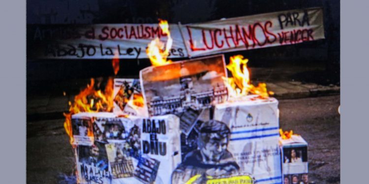 FOGONER★S. Nuestro pacto es: echarlos a todos