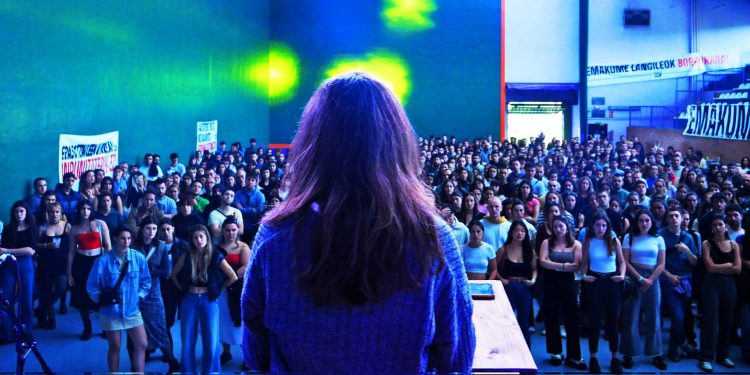 Excelente respuesta militante a las interesantes Jardunaldiak de ITAIA en Legutio