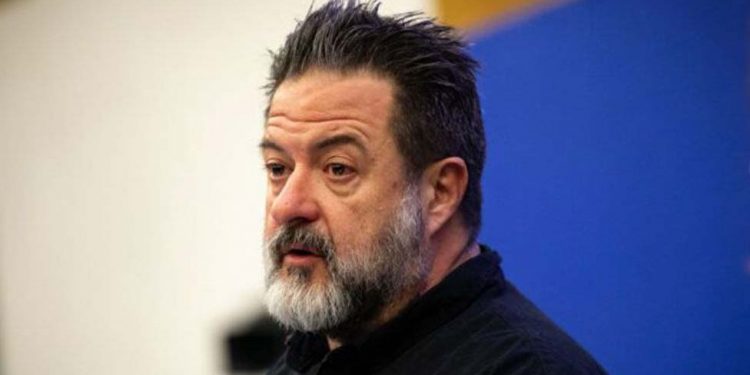 LA VECINA COMUNISTA. Manu Pineda: de profesión, vendedor de humo