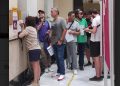 Vecinos de Cádiz acuden a pedir explicaciones al Alcalde ante el cierre de un Comedor solidario