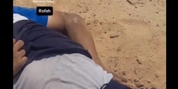 PALESTINA. Imágenes con niños asesinados en un barrio de Rafah tras el paso del ejército de Israel