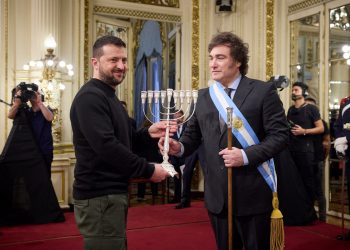 ARGENTINA. Milei acepta la invitación de su amigo Zelenski para participar en la «Cumbre por la paz»