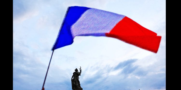 Alejado de la injustificada euforia: Interesante análisis de Augusto Zamora sobre las elecciones en Francia