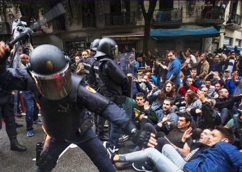 Como se preveía, 46 policías investigados por las agresiones del 1-O también han sido amnistiados