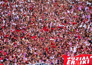 Cercanas las fiestas de San Fermín, llaman a hacer frente a la turistificación en Iruñea (+ vídeo)