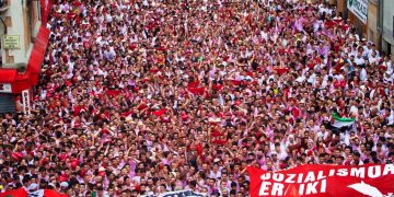 Cercanas las fiestas de San Fermín, llaman a hacer frente a la turistificación en Iruñea (+ vídeo)