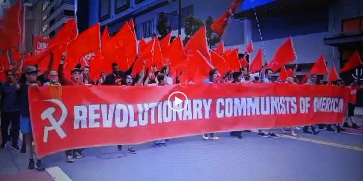 EE.UU. Marcha comunista tiñe de rojo las calles de Filadelfia (vídeo)